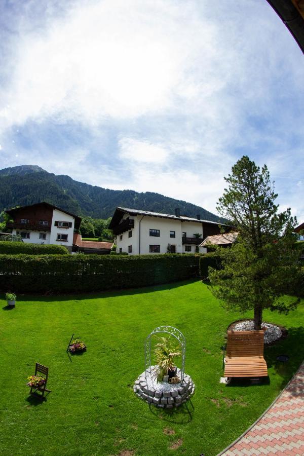 Apart Schoene Aussicht Sautens Buitenkant foto